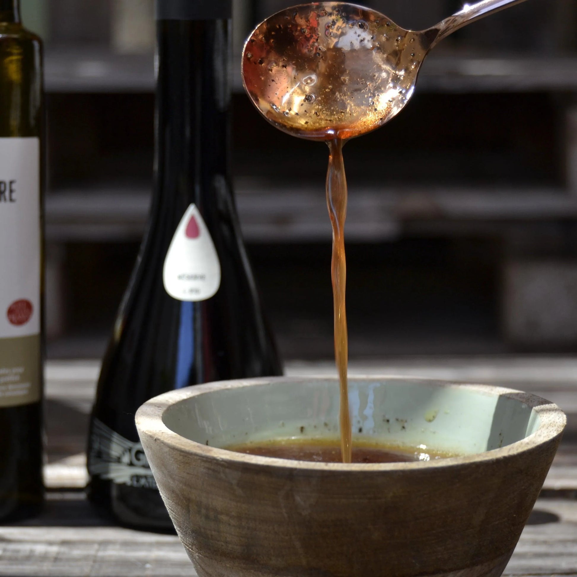 vinaigre de vin reserve avec une cuillère