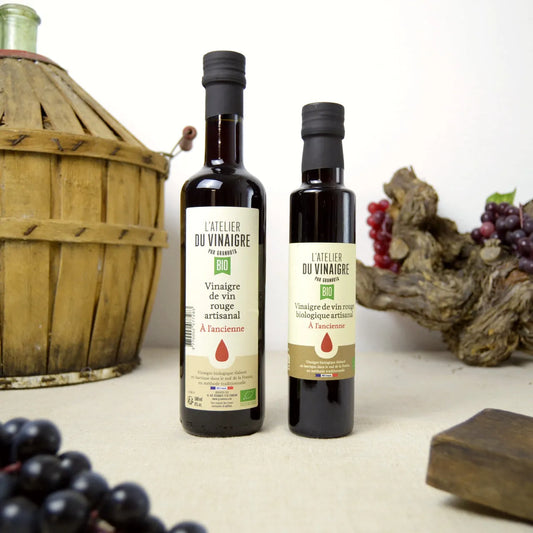 bouteilles de 500 et 250 ml de vinaigre de vin rouge biologique